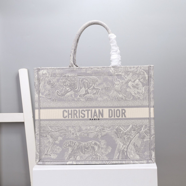 large D*or book tote