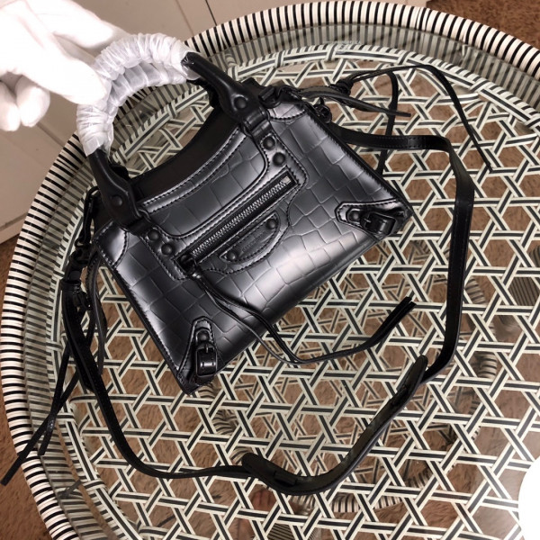 Ba*len*cia*ga neo classic mini top handle bag
