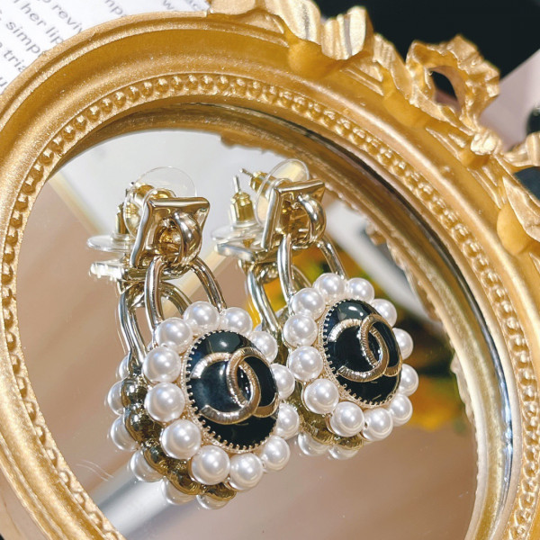 CL EARRINGS