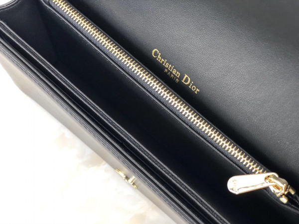 lady D*or pouch