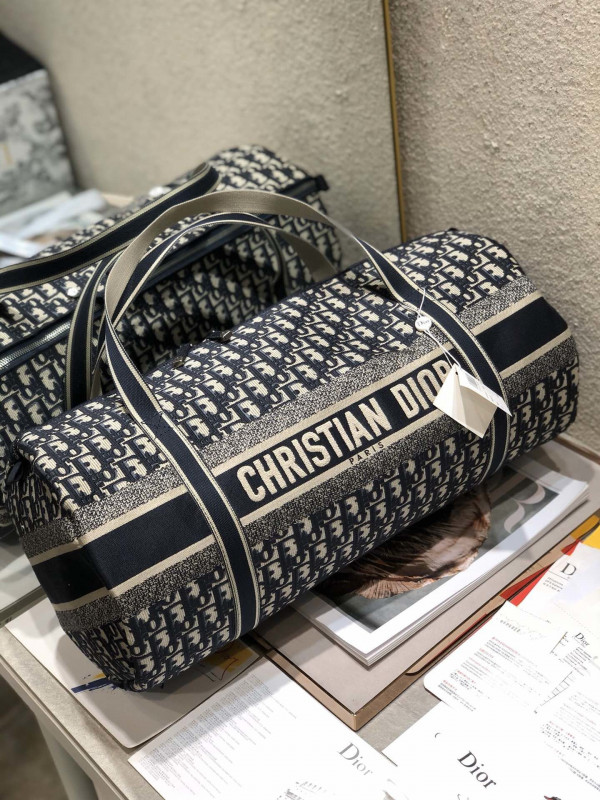 D*or duffle bag