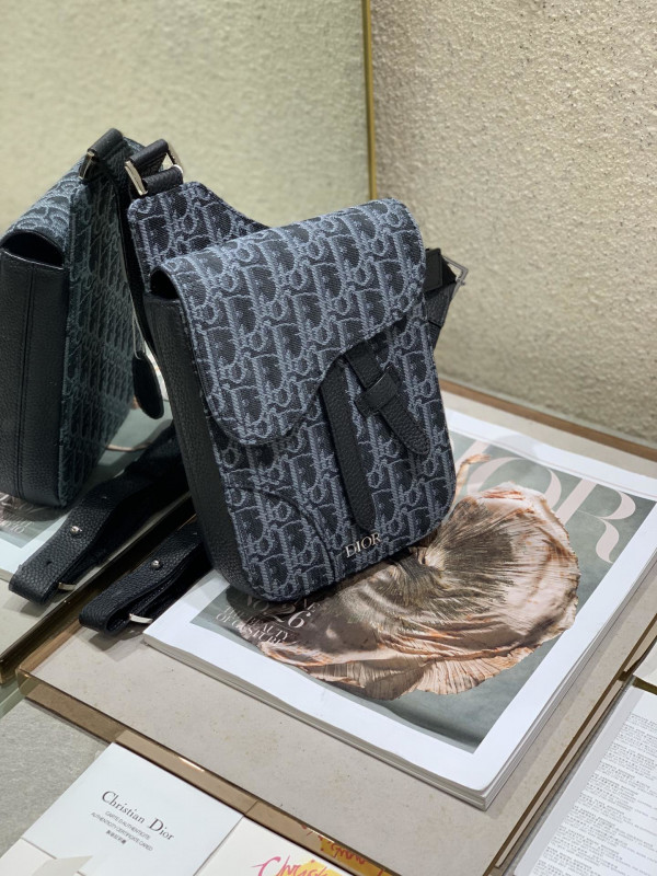 D*or saddle pouch