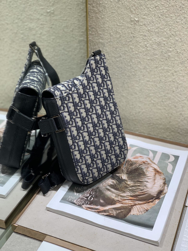 D*or saddle pouch