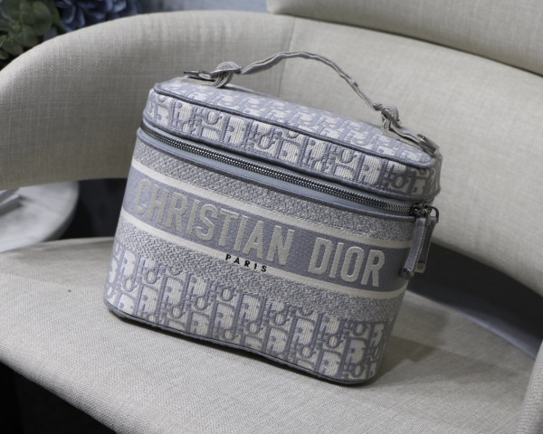 D*or vanity case-24-17-13.5cm