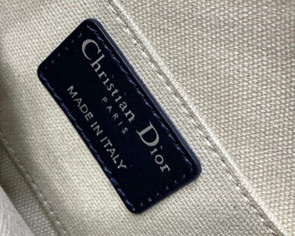 D*or oblique round bag