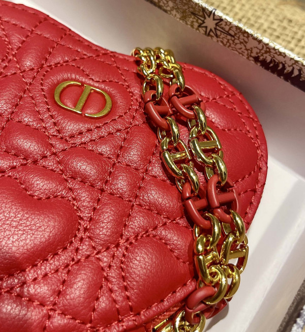 D*or D*oramour caro heart pouch with chain