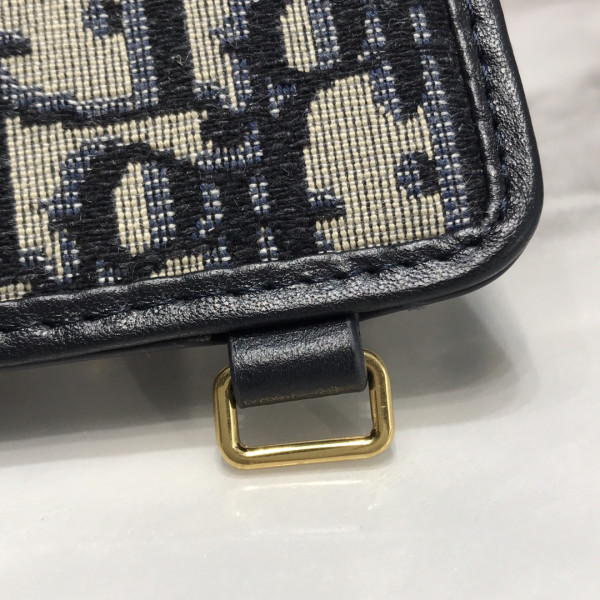 D*or 30 montaigne wallet with strap