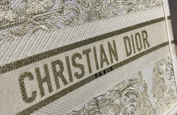 medium D*or book tote