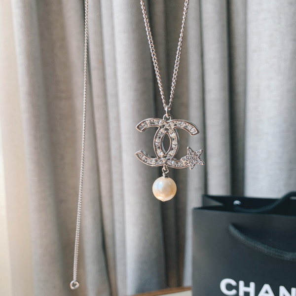 CL NECKLACE
