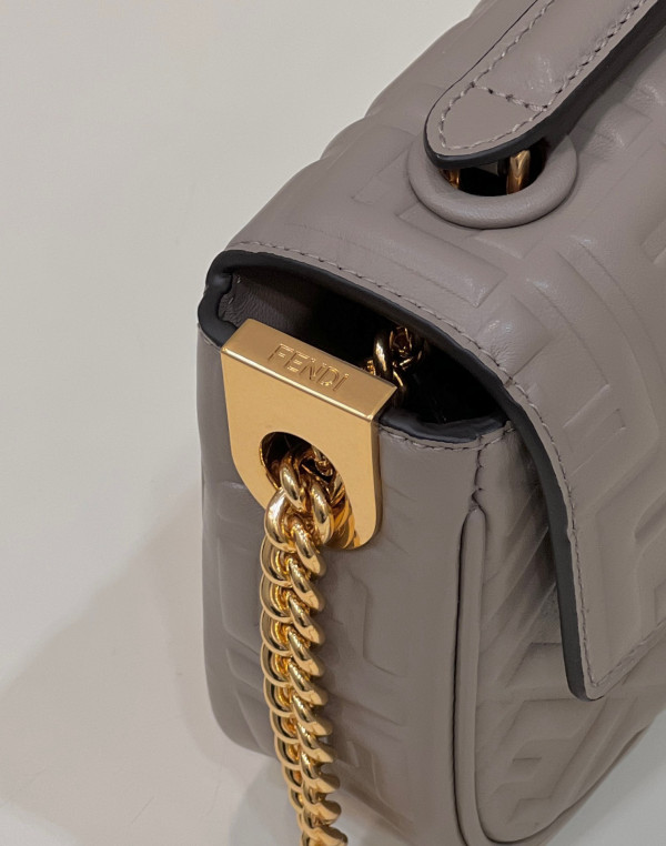 F**di baguette chain midi 397b98-24*14*7cm