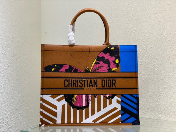 large D*or book tote