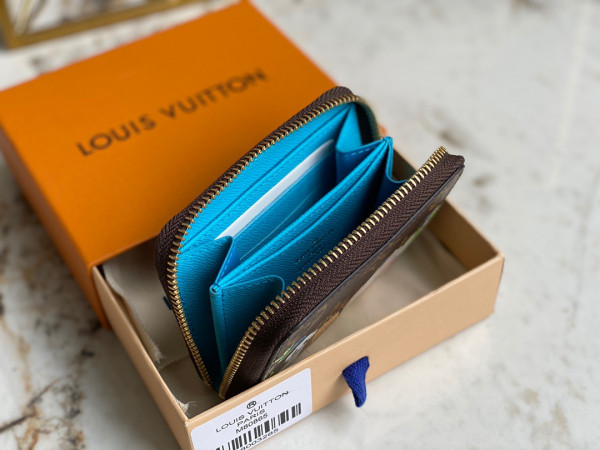 l**is V*t*n zippy coin purse