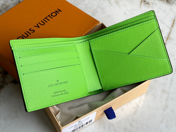l**is V*t*n multiple wallet