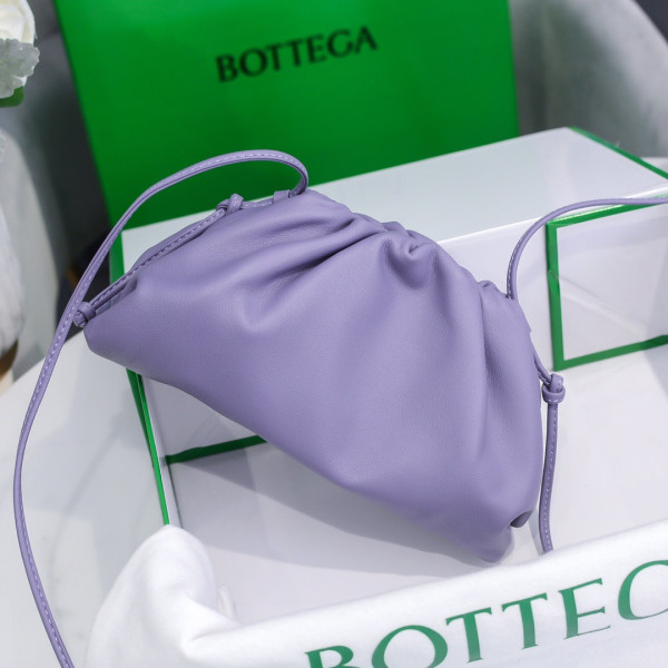 Bo*te*ga ve*ne*ta mini pouch