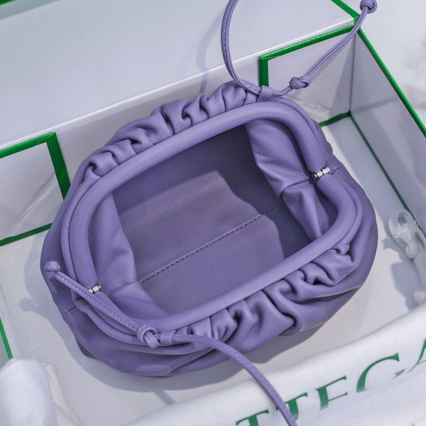 Bo*te*ga ve*ne*ta mini pouch