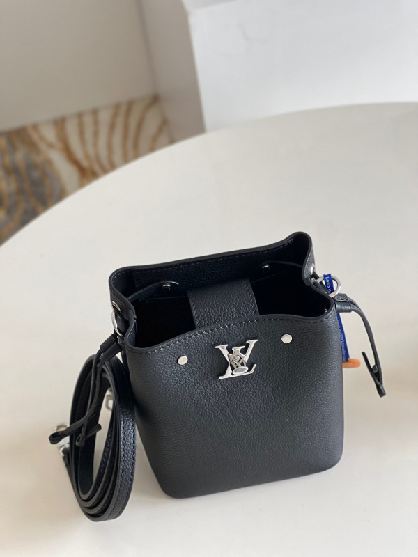 l**is V*t*n nano lockme bucket
