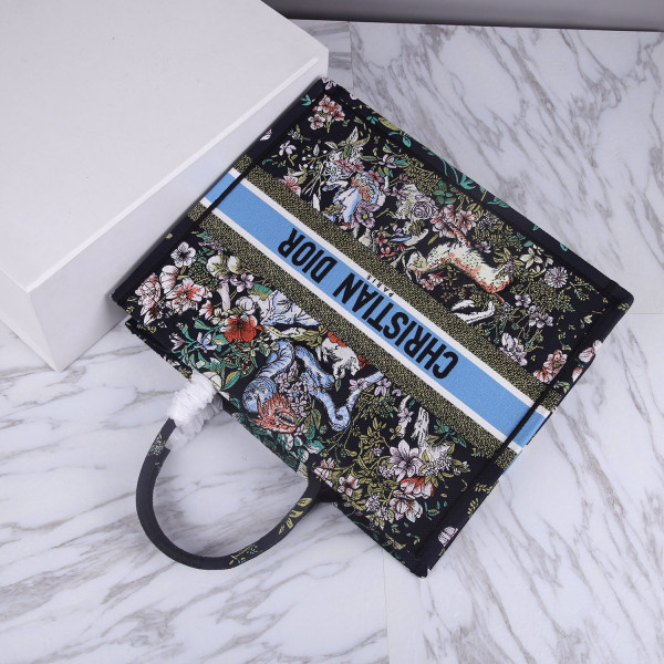 large D*or book tote