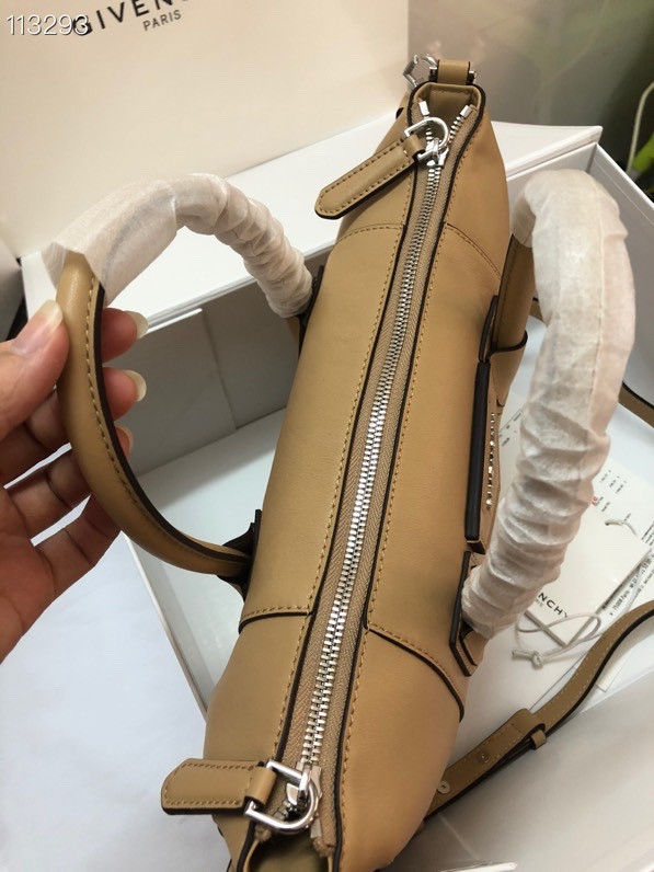 GIVENCHY ANTIGONA SOFT