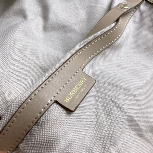 B**rry beach tote