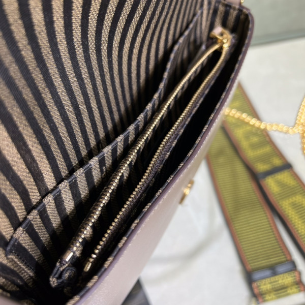 F**di wallet on chain with pouches