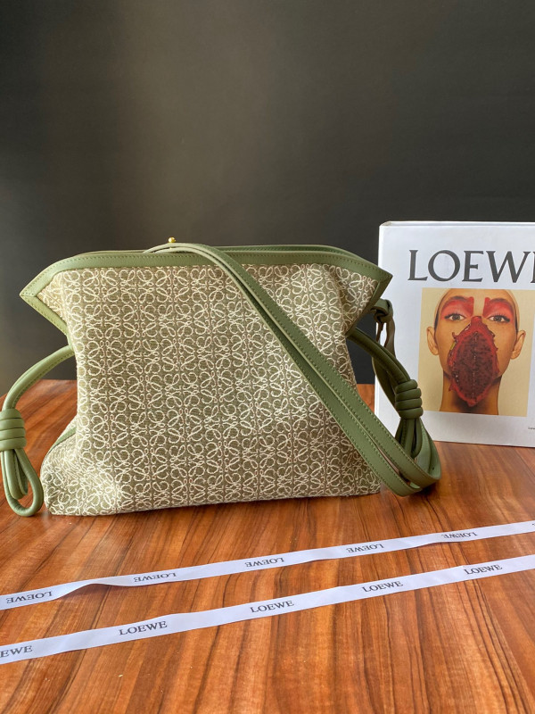 LOEWE Flamenco clutch