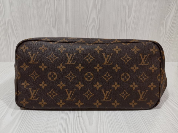 l**is V*t*n neverfull mm