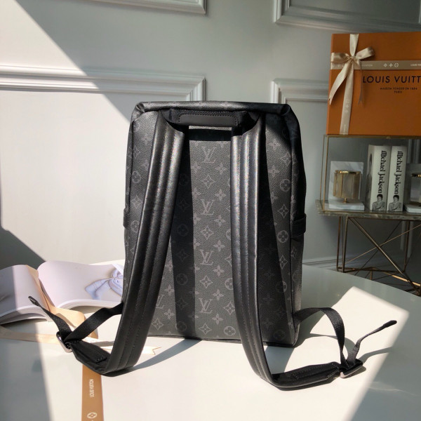l**is V*t*n backpack
