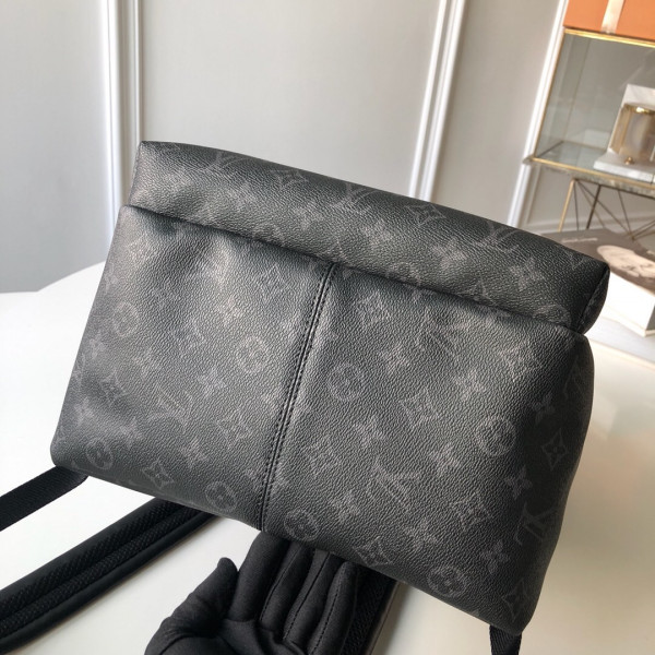 l**is V*t*n discovery backpack pm