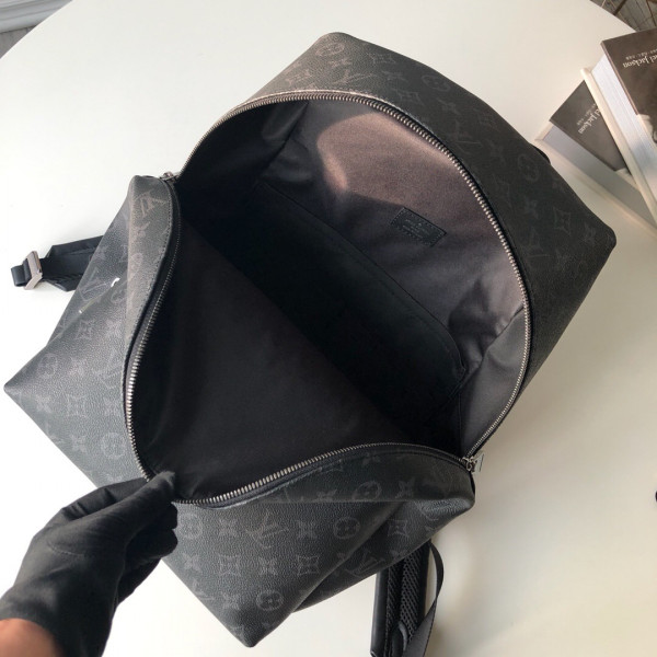l**is V*t*n discovery backpack pm