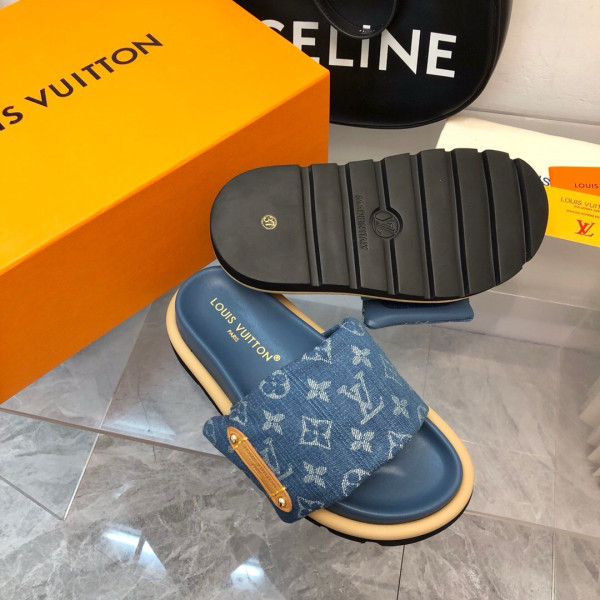 l**is V*t*n pool pillow comfort mule