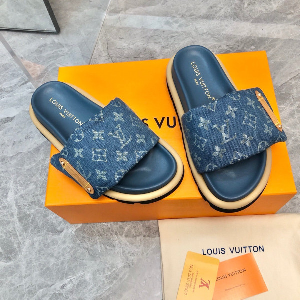 l**is V*t*n pool pillow comfort mule
