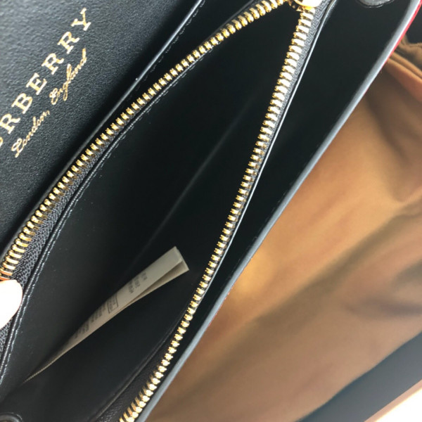 B**rry the buckle