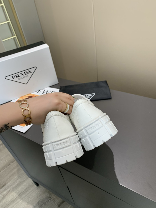 Pra*a sneakers