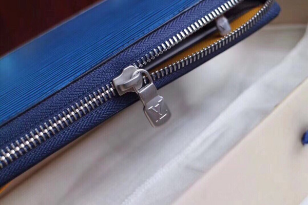 l**is V*t*n zippy wallet