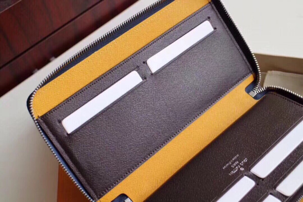 l**is V*t*n zippy wallet