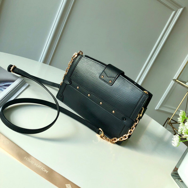 l**is V*t*n trunk clutch