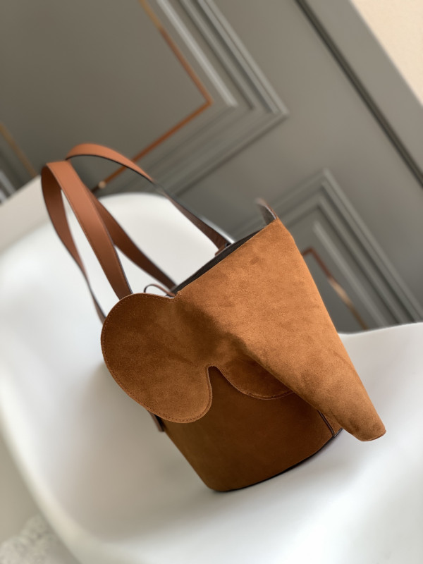 LOEWE Elephant Basket bag