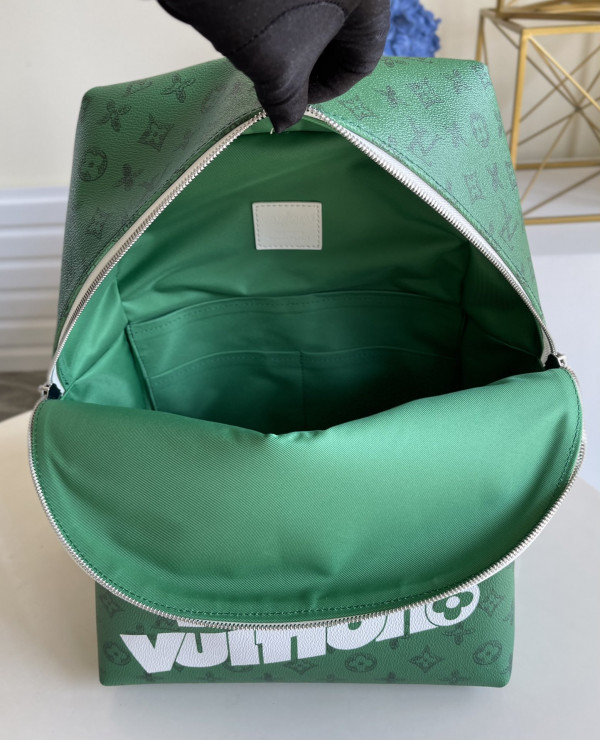 l**is V*t*n discovery backpack