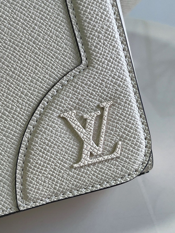 l**is V*t*n new flap messenger