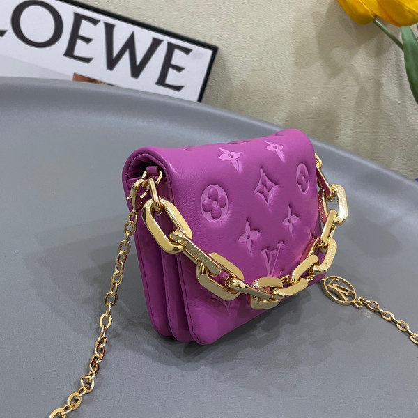 l**is V*t*n beltbag coussin