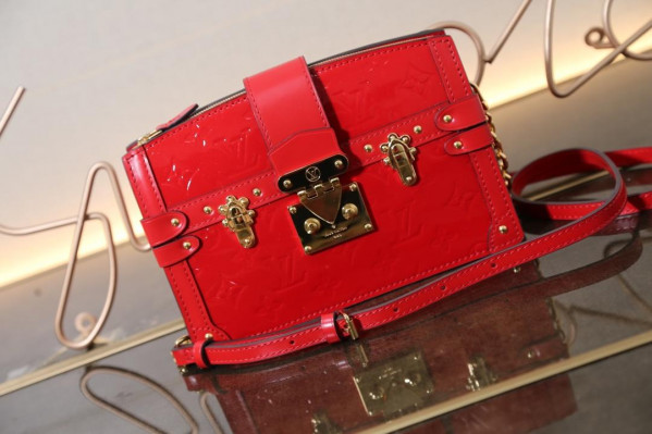 l**is V*t*n trunk clutch