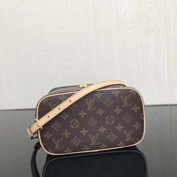 l**is V*t*n toiletry bag