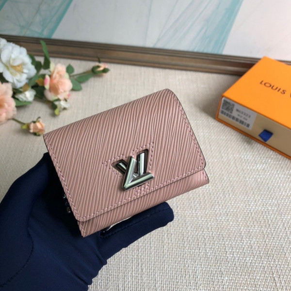 l**is V*t*n twist wallet