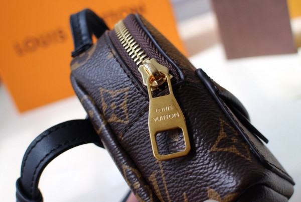 l**is V*t*n wrist bag