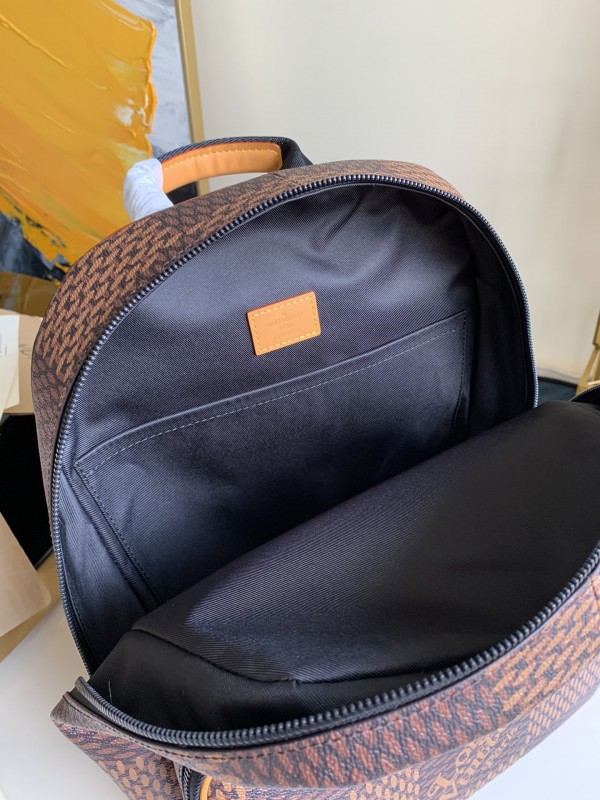 l**is V*t*n backpack
