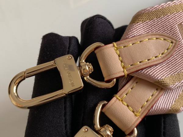 l**is V*t*n strap