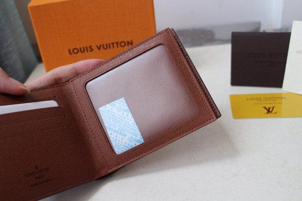 l**is V*t*n amerigo wallet