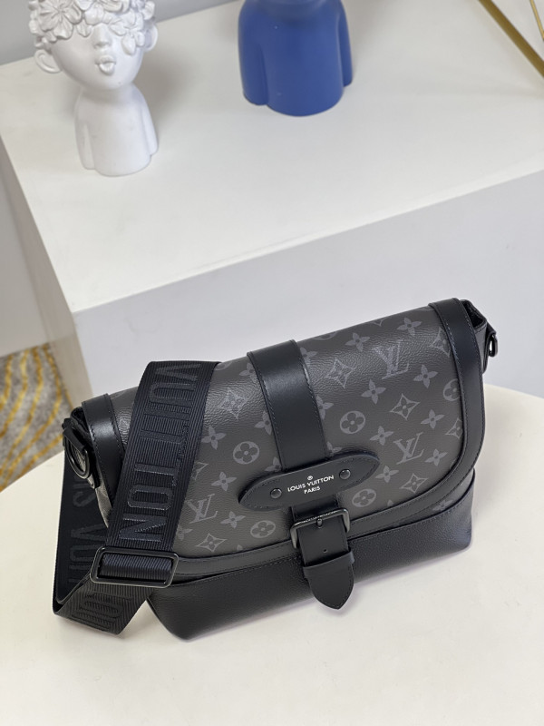 l**is V*t*n saumur messenger