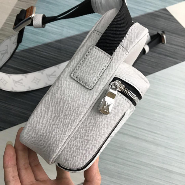 l**is V*t*n outdoor messenger