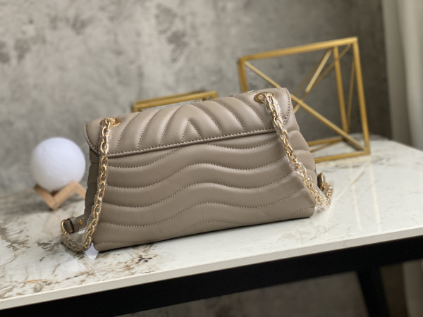 l**is V*t*n new wave chain bag